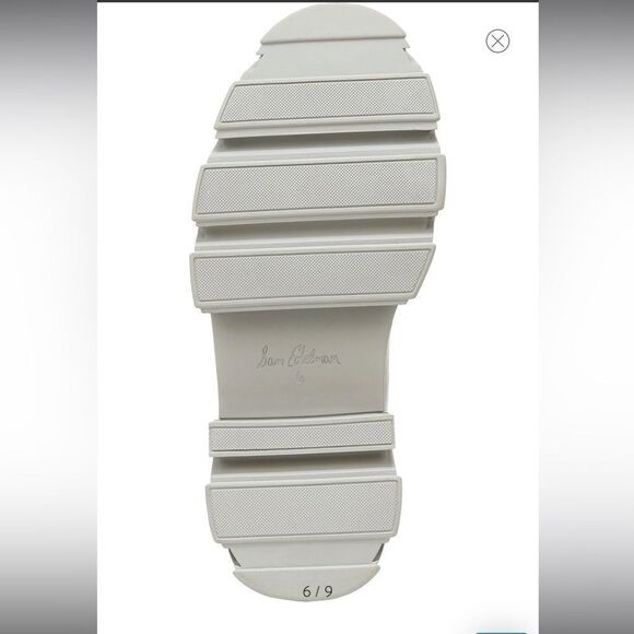 Daelyn Lug Sole Chelsea Boot - Picture 8 of 9